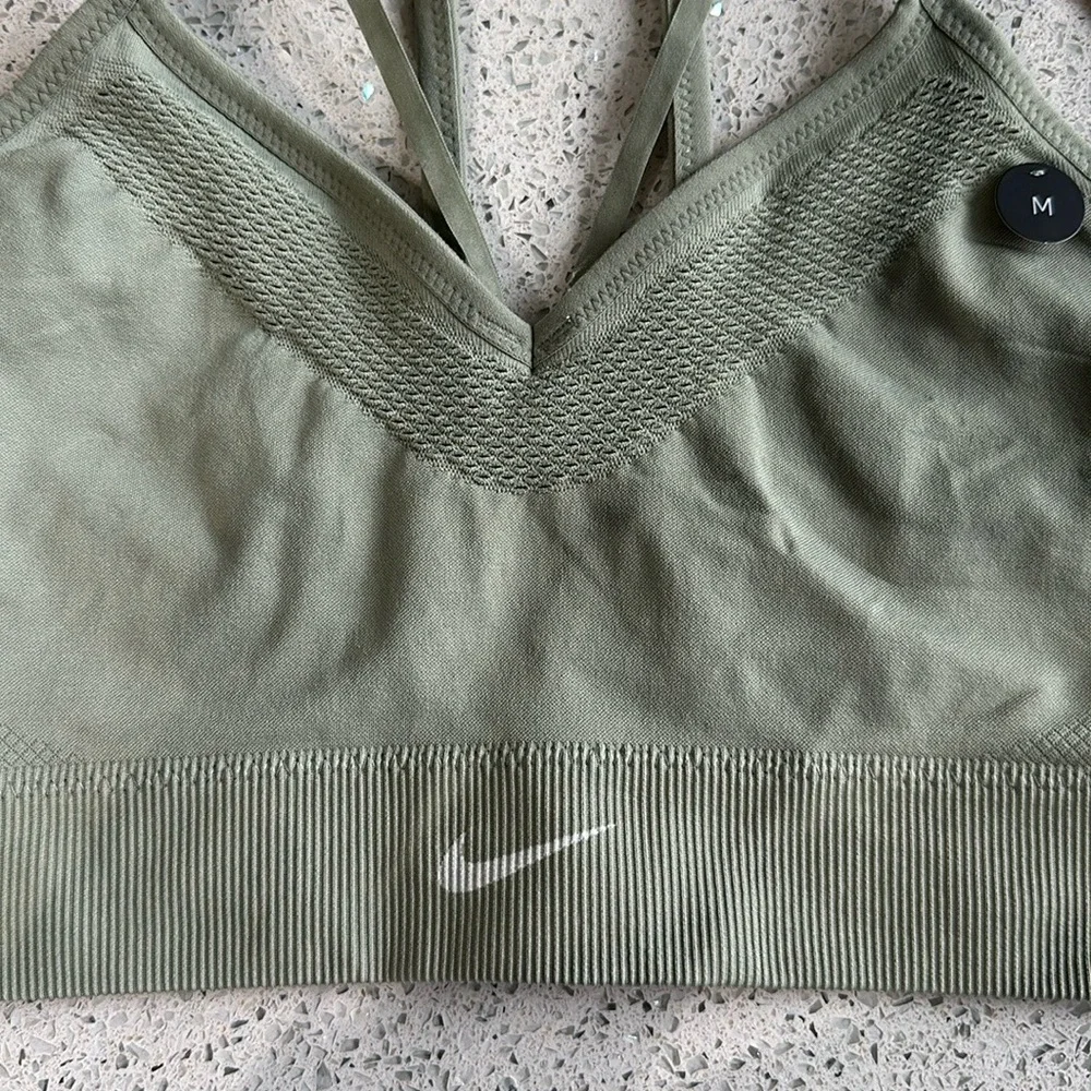 NWT Nike Seamless DRI-FIT Sports Bra
